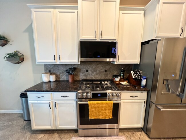 Building Photo - 222 Overland Trace Dr