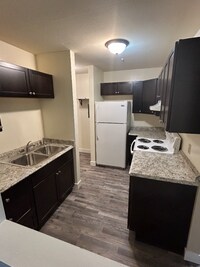 Building Photo - 211 Castner St