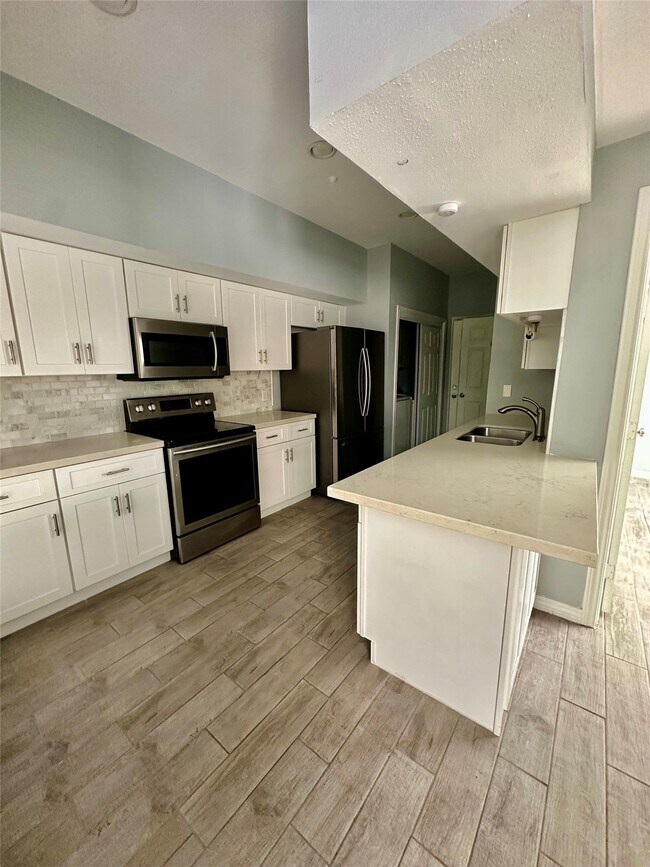 Building Photo - 12625 Memorial Dr