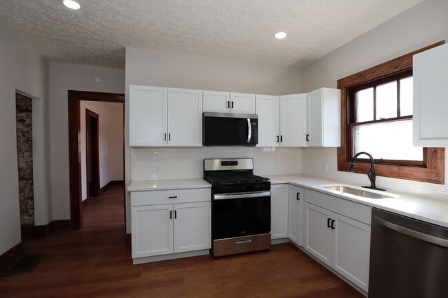 Building Photo - Newly Updated 3 Bedroom Home!