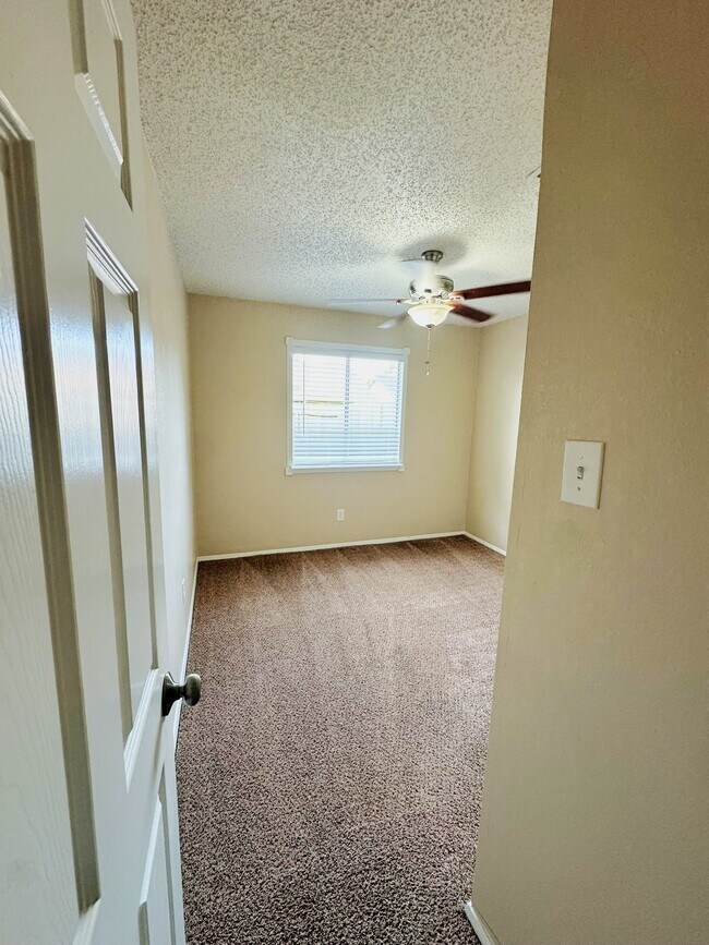 Building Photo - 22610 Leedstown Ln