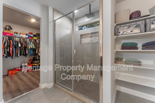 Building Photo - 829 Margay Lp