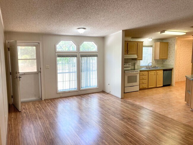Building Photo - 6818 W Macopin Ln