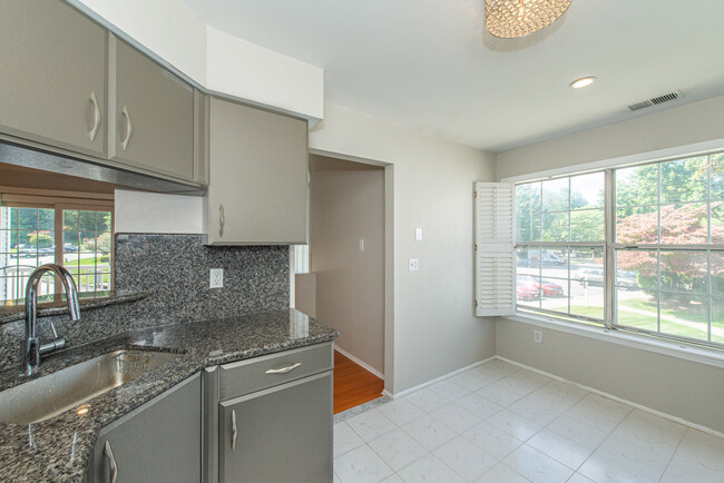Kitchen - 158 Harvest Ln