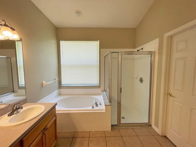 Building Photo - 1441 Wyndham Lakes Dr