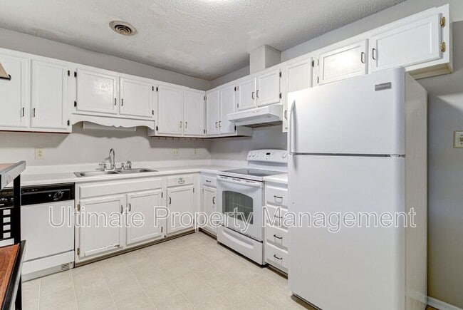 Building Photo - 819 Seabury Ct