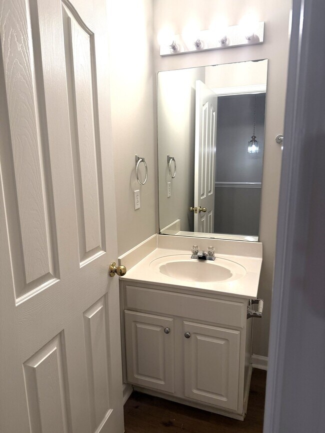 Building Photo - 113 Cirrus Ct