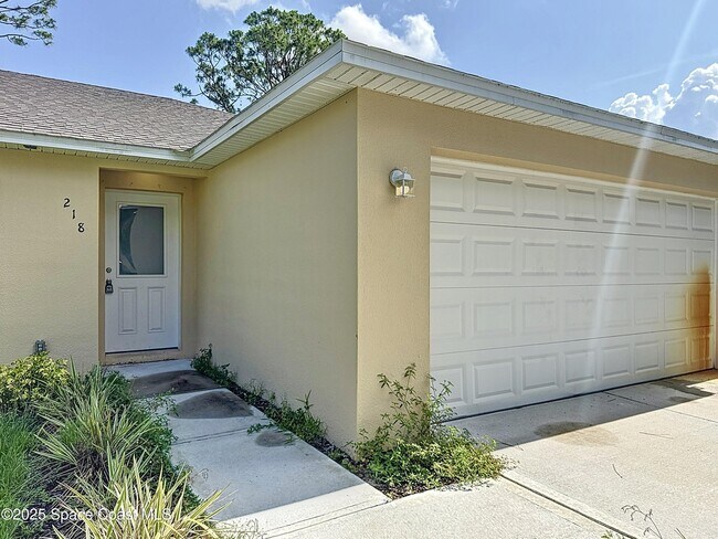 Building Photo - 218 Parker Dr