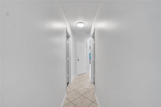 Building Photo - 5248 NW 117th Ave