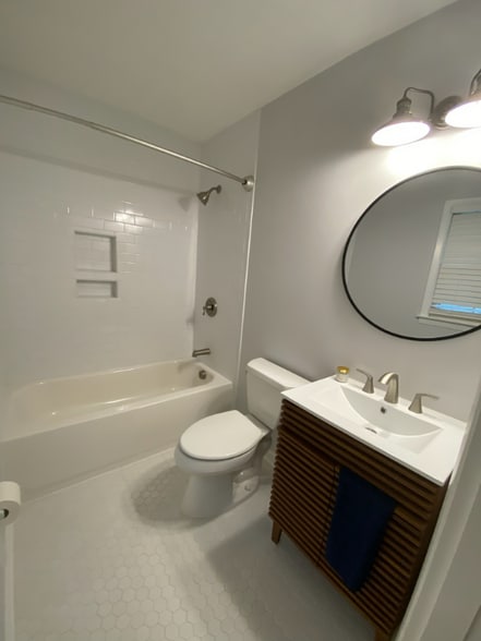 Building Photo - 416 E Rowan St