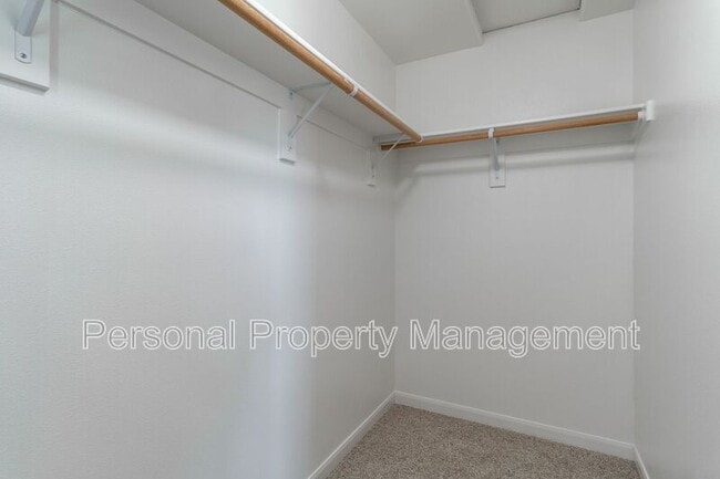 Building Photo - 7613 NE 31st Cir
