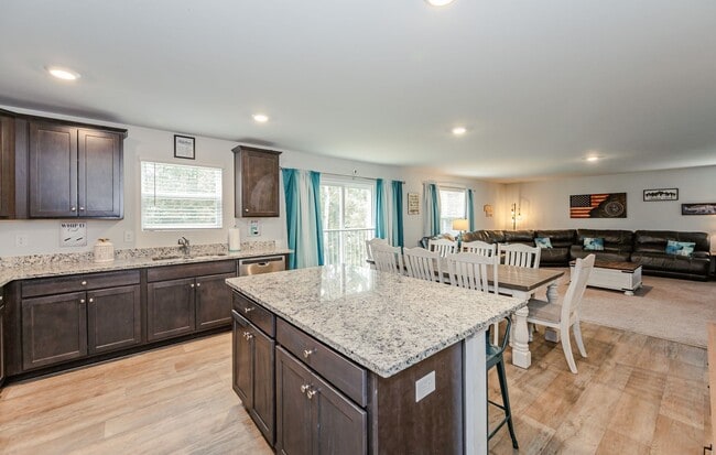 Building Photo - Home in The Arbors with FREE December Rent!*