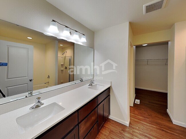 Building Photo - 1950 NW 23rd St