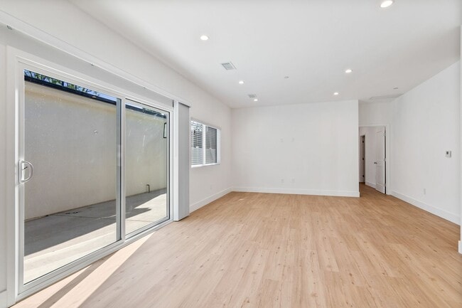 Building Photo - Brand New Modern & Chichose for Lease | Stylish Living with Premium Features