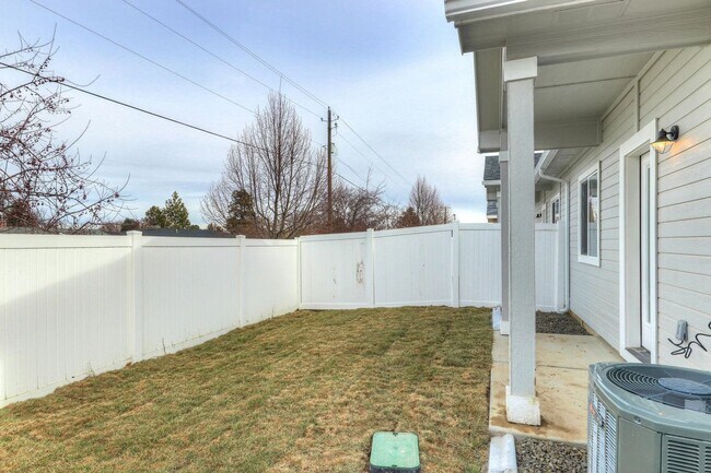 Building Photo - 2207 Ison Ct