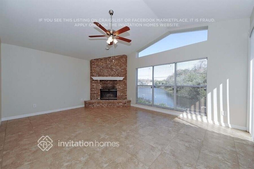 Building Photo - 1800 Wood Haven St