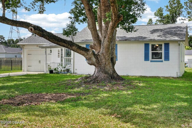 Building Photo - 277 Debary Dr