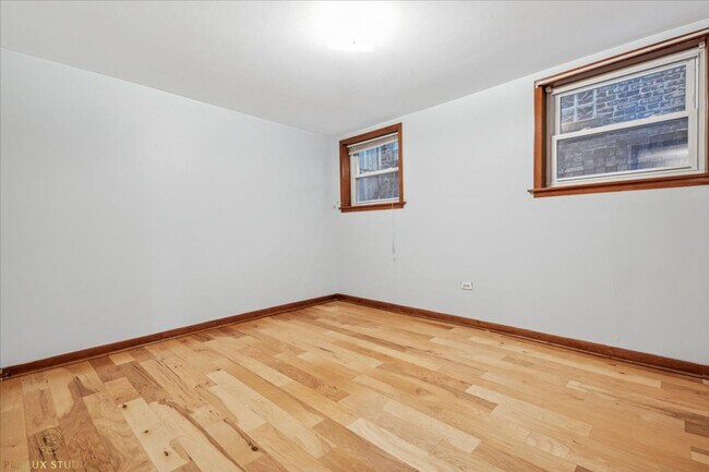 Building Photo - 5645 W 63rd Pl