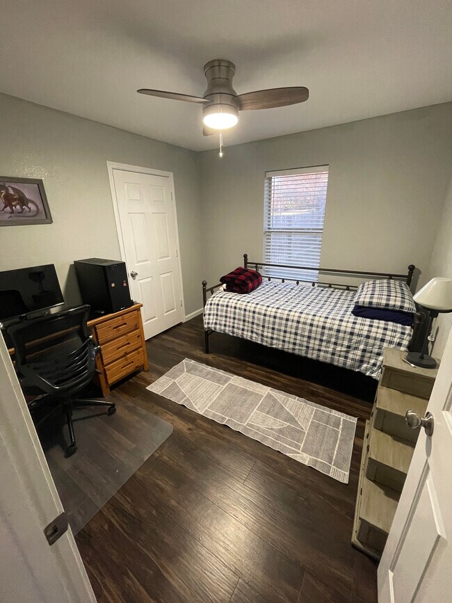 Building Photo - 610 Turley Dr