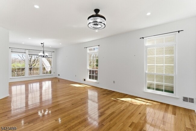 Building Photo - 62 Magellan Way