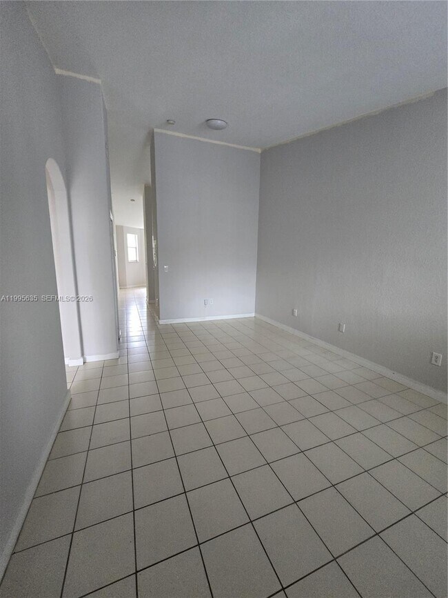 Building Photo - 2903 SE 17th Ave