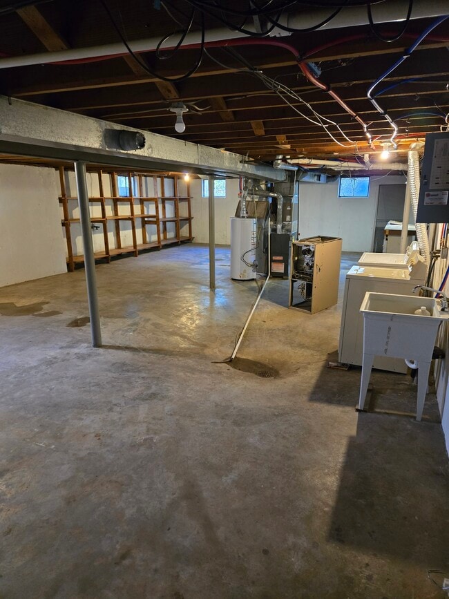 Building Photo - 7922 W 92nd St