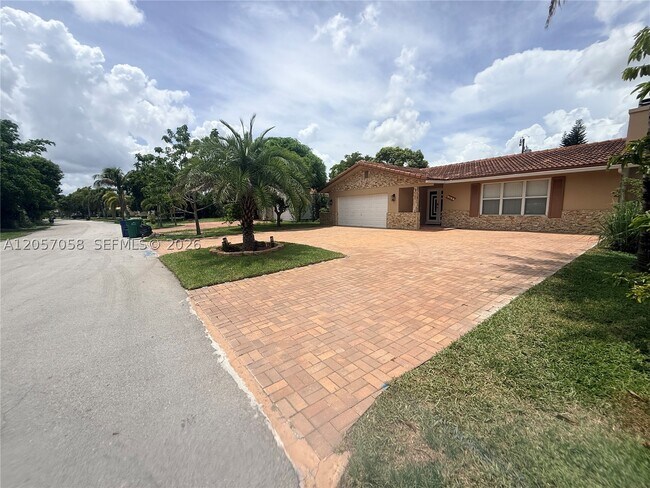 Building Photo - 4120 NW 78th Ln