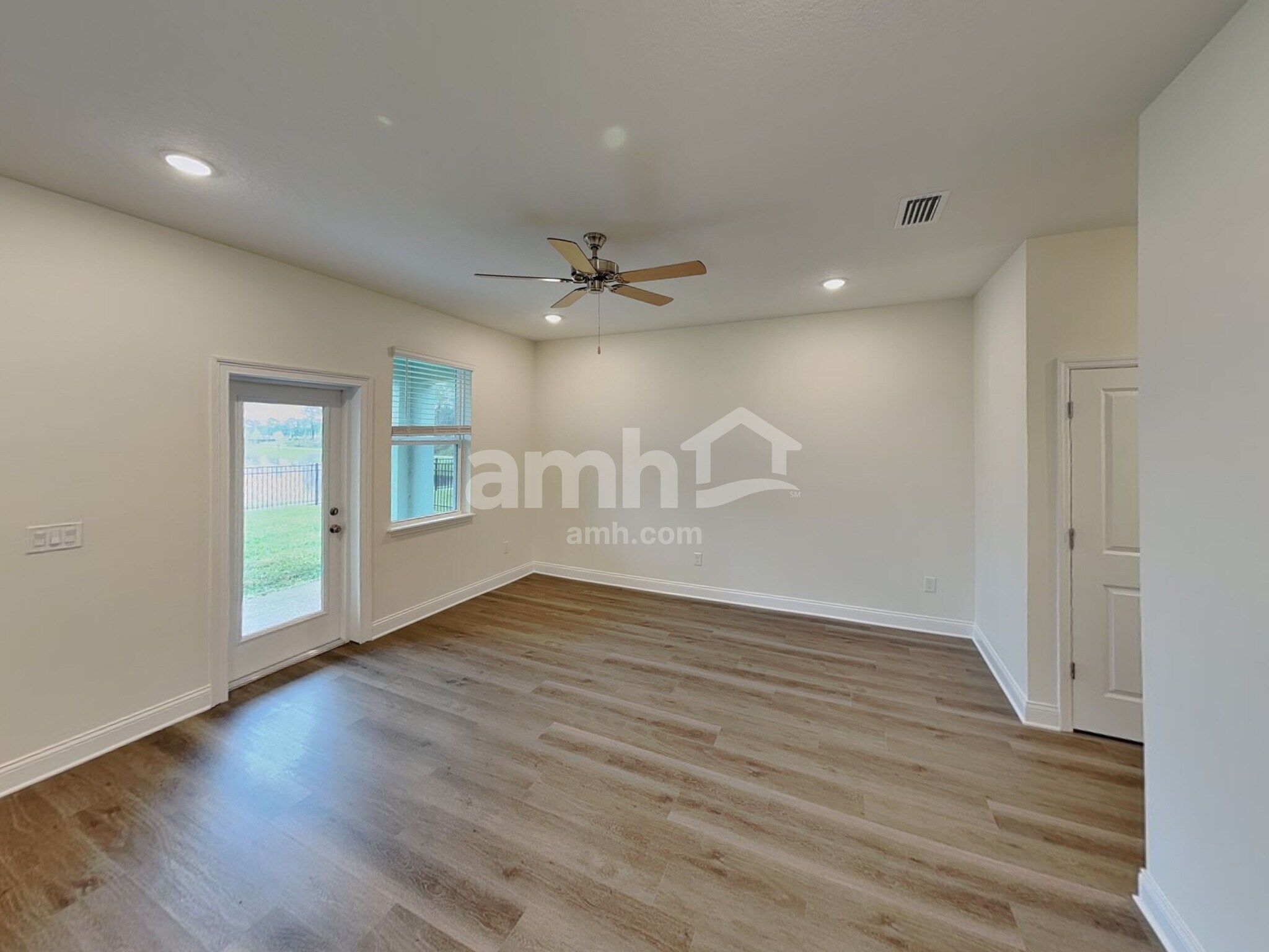 Building Photo - 5709 Oesterle Rd