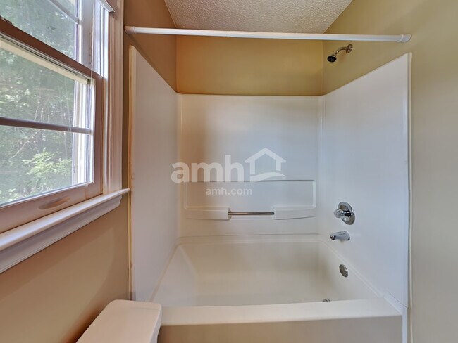 Building Photo - 1003 Pine Acres Ct