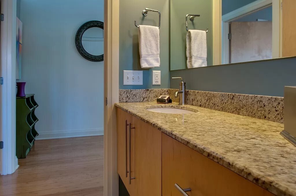 Granite countertop - 324 Van Buren St