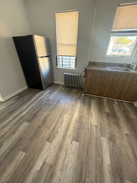 Building Photo - 38 Franklin Ave