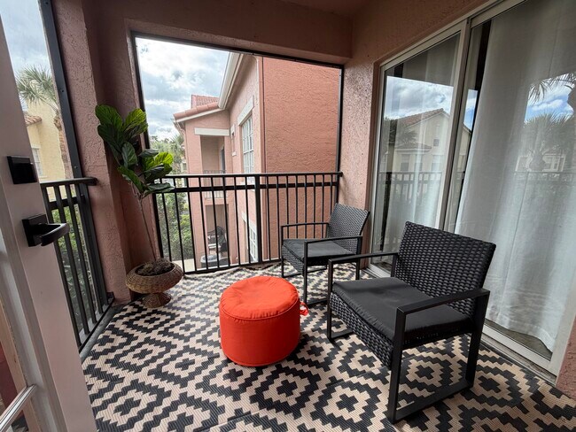 Building Photo - 1910 Belmont Pl