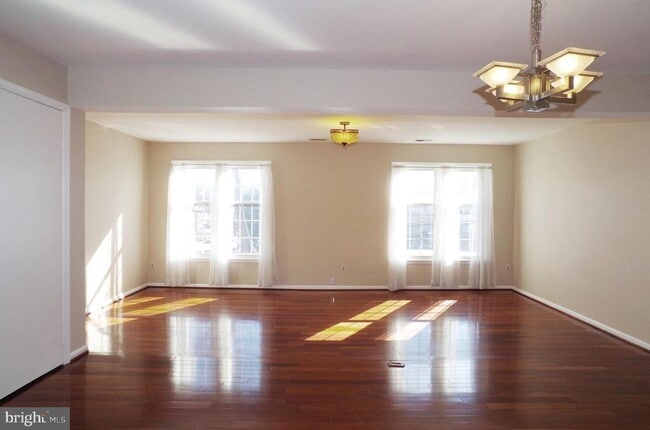 Building Photo - 4492 Ruggles Ct