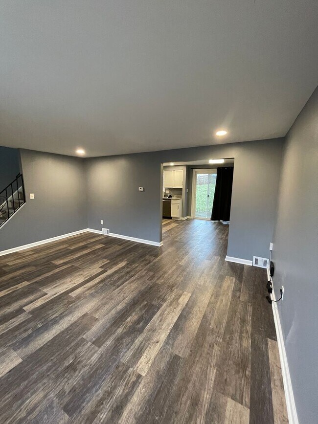 Building Photo - 260-262 Evaline St Pittsburgh PA 15235