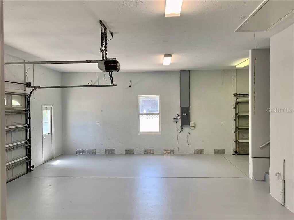 Building Photo - 2301 Goya Dr