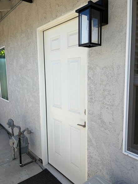 Building Photo - 2106 Weeping Willow Ln