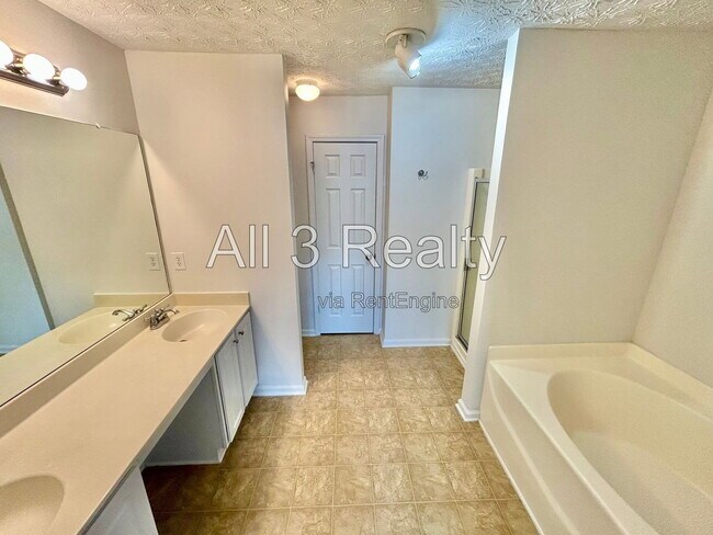 Building Photo - 6524 Mallard Cove Ln