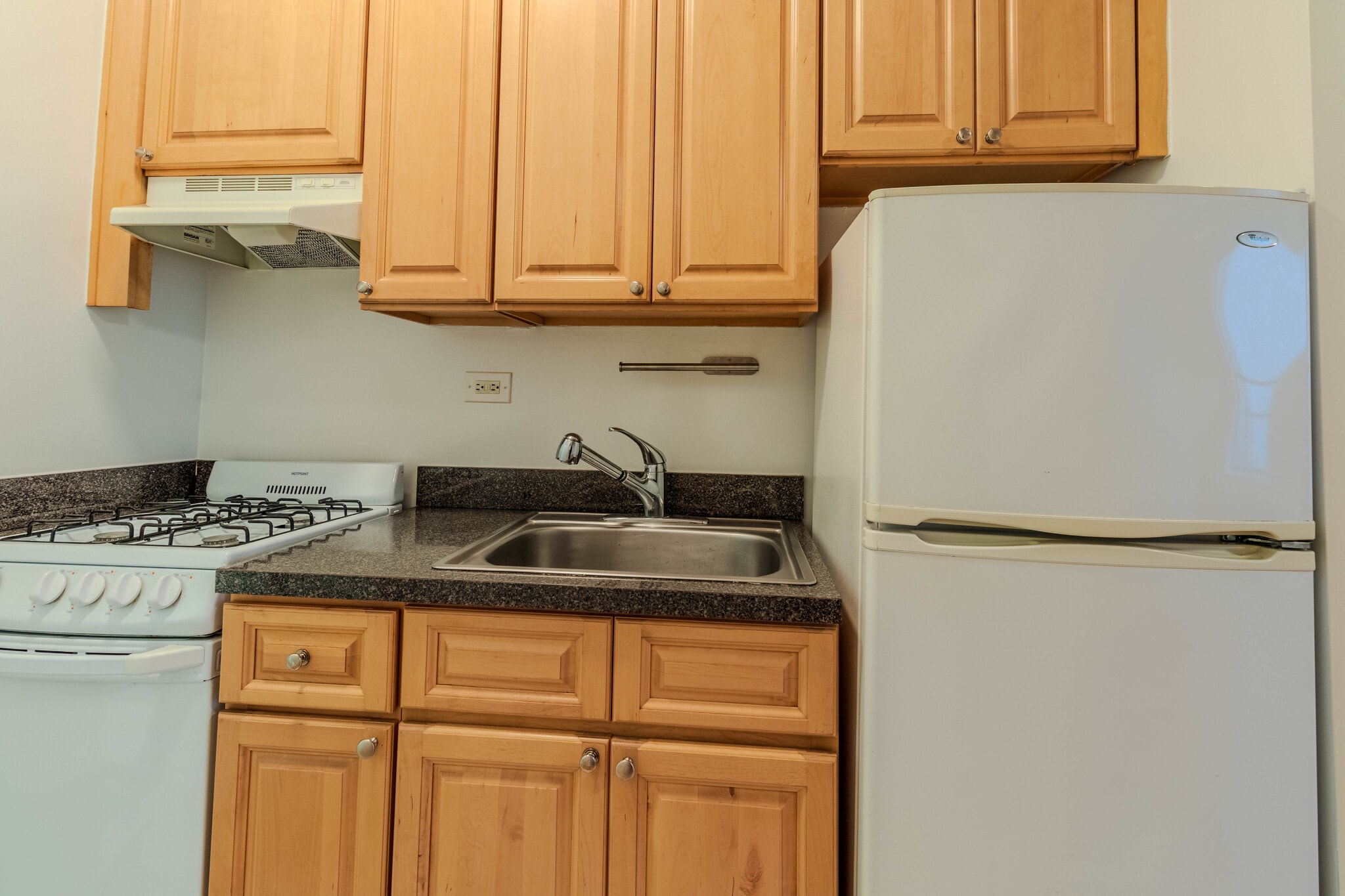 Building Photo - 321 E 51st St