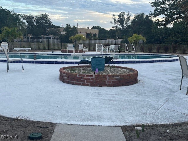 Building Photo - 12498 Riverside Dr