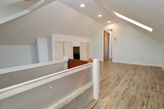 Building Photo - 32 Denison Ave