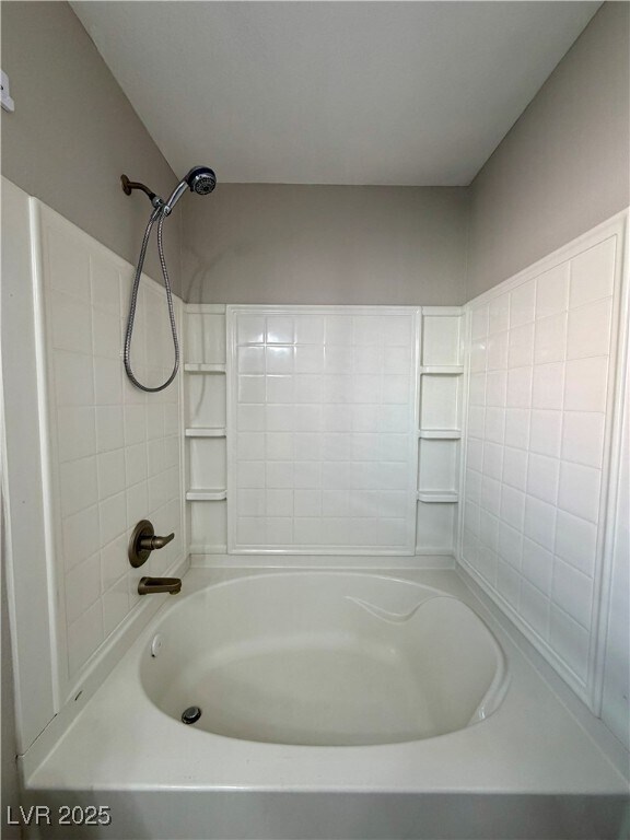 Building Photo - 2301 Summer Home St