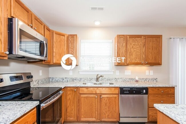 Building Photo - 4 Bedroom Pet-Friendly Home in Mount Holly...