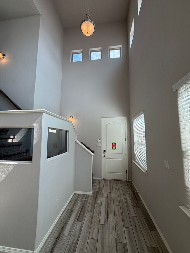 Building Photo - 7420 Tangerine Ct NE