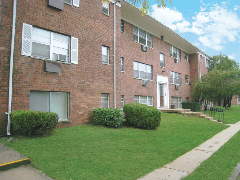 Brentwood Gardens 2757 Rt 516 Old Bridge NJ 08857 Apartment Finder