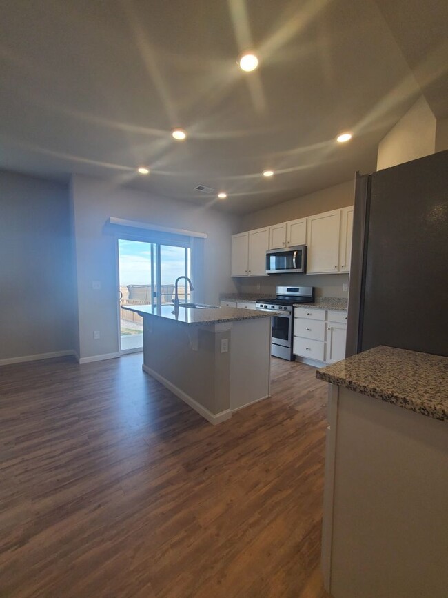 Building Photo - Beautiful and Spacious 3BR House in Freder...
