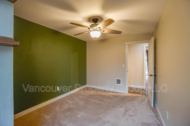 Building Photo - 12509 NE 35th St