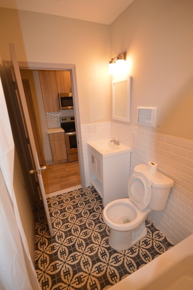 Building Photo - 1948 E York St