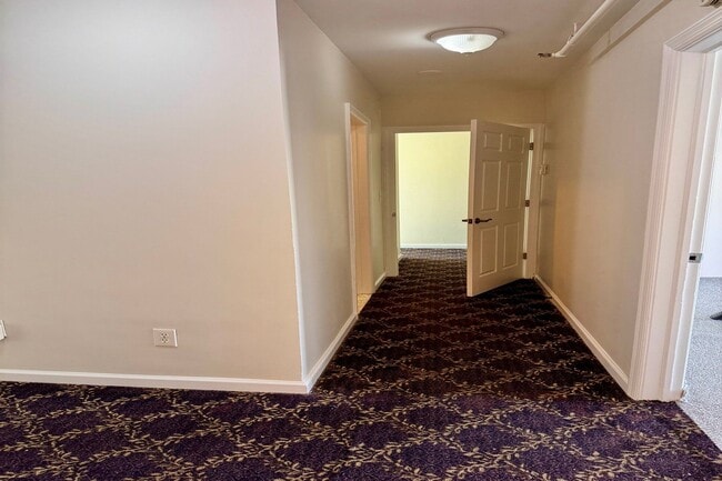 Building Photo - 11 N Dean St