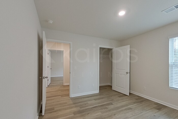 Building Photo - 115 Inez Ave