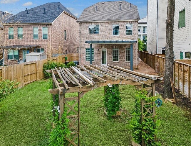 Building Photo - 7608 Janak Dr